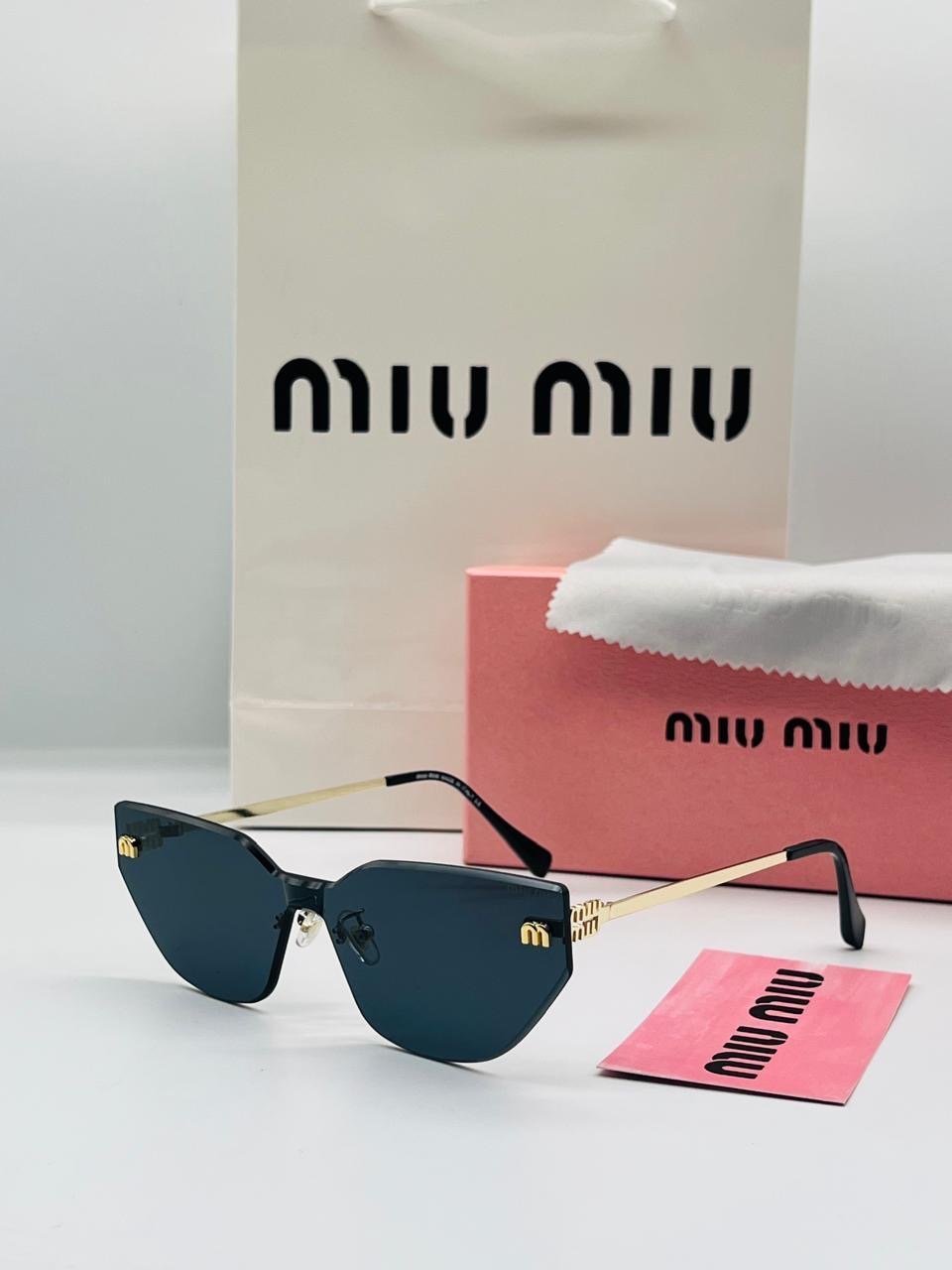 نظاره miumiu