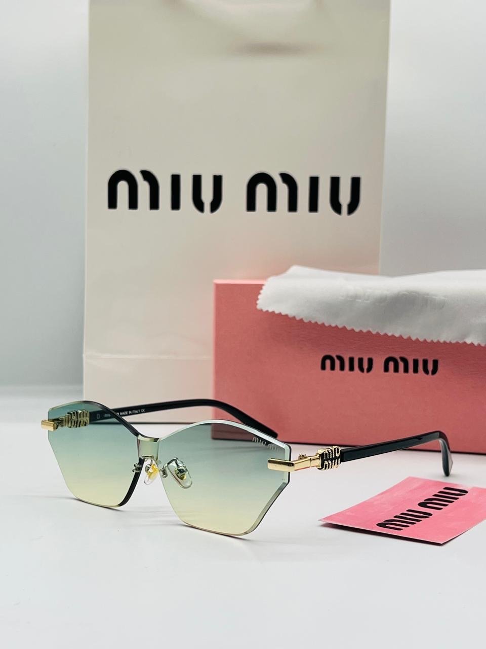 نظاره miumiu