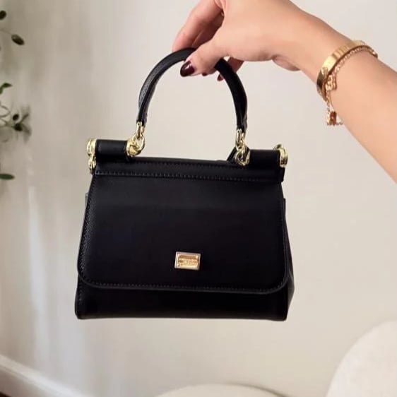 شنطه دوتشي اسود