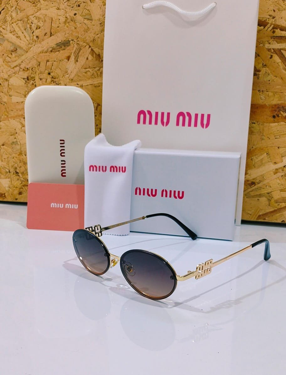 نظارهmiumiu