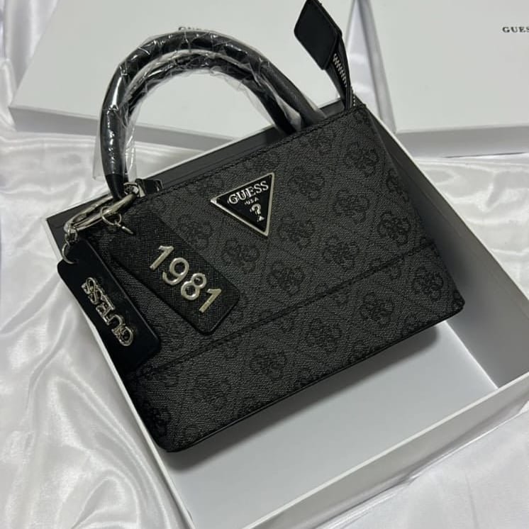 شنطهGuess